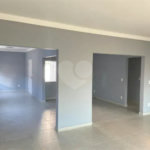 CASA COMERCIAL PARA LOCAÇÃO DE 150M², 5 SALAS, 4 BANHEIROS, 4 VAGAS - BAIRRO JARDIM DAS INDUSTRIAS -