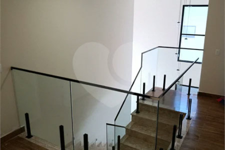 Casa com 3 suítes, piscina e área gourmet em terreno de 360m²