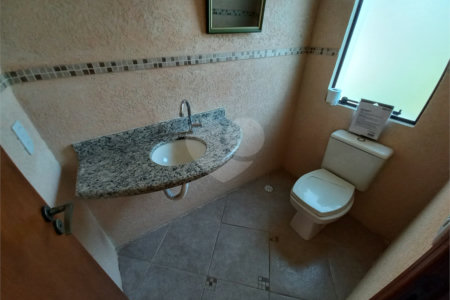 Casa Térrea no Condomínio Damha I,