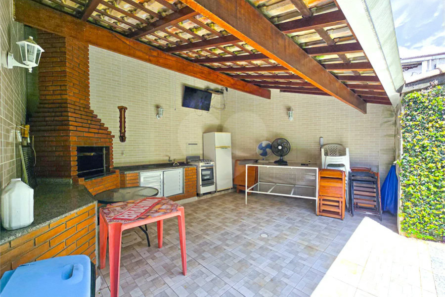 Casa em condomínio no Tucuruvi, 3 dormitórios, 1 suíte, 3 banheiros, 2 vagas e lazer com churrasqueira no condomínio