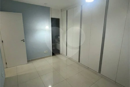 Apartamento 3 dormitórios no Avalon