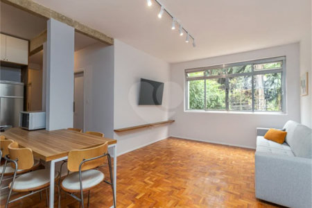 Excelente oportunidade para reformar e ficar com o apartamento dos seus sonhos!