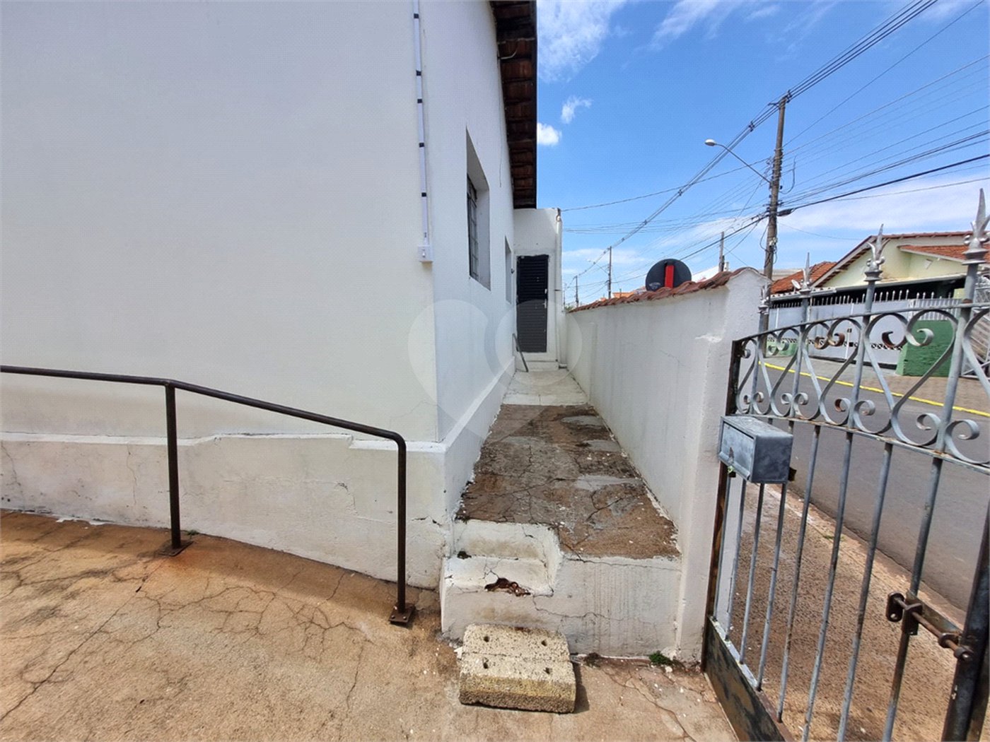 Casa térrea a venda na Vila Lutfalla