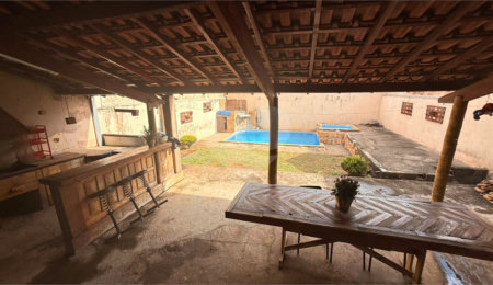 Casa à venda com 3 quartos, sendo 1 suíte, em Vila Boa Vista, São Carlos, SP