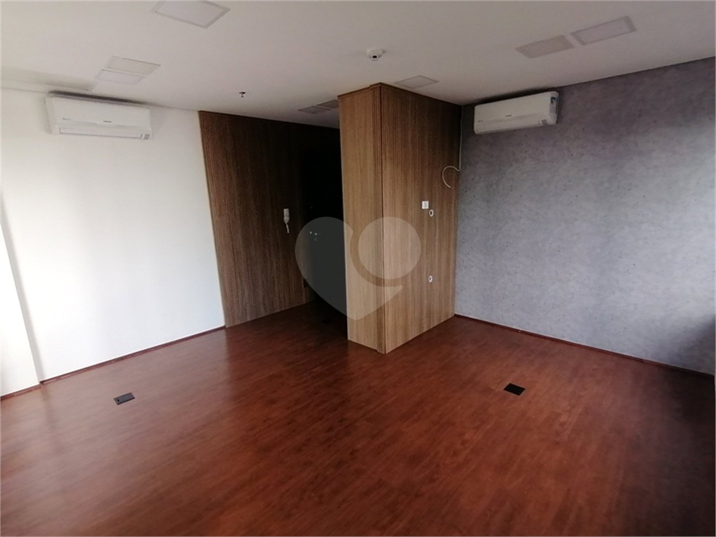 SALA COMERCIAL TOP, VENDA OU LOCAÇÃO, METRÔ VERGUEIRO COM 28,76m2