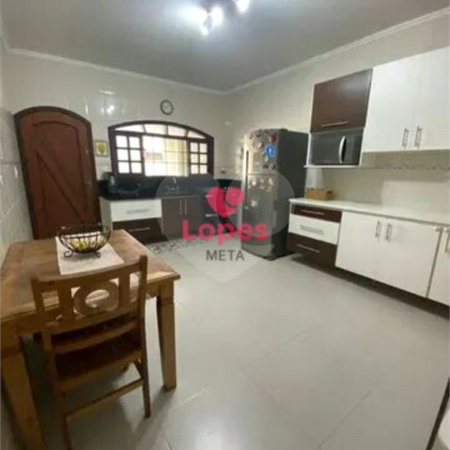 Casa Sobrado COM 250M², 2 DORMITORIOS, 2 SUITES, 6 VAGAS - JARDIM DAS INDUSTRIAS - SÃO JOSÉ DOS CAMP