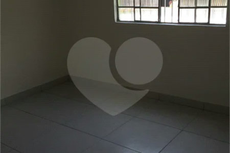 Casa terrea no Tremembe, com 250 m2,, proximo, ao Supermercados Ourinhos.