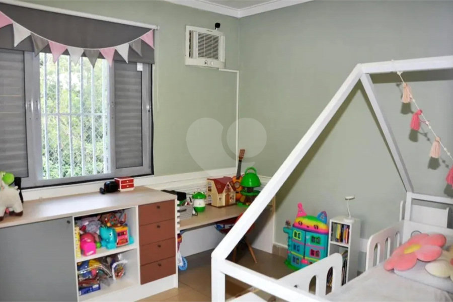 Casa à venda com 4 quartos em Vila Fiat Lux, São Paulo