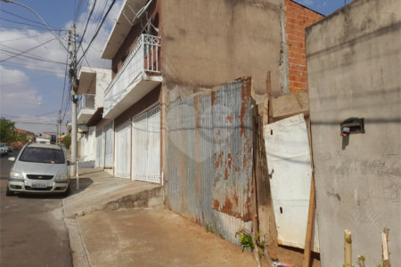 Casa em Construção à Venda no Bairro Romeu Tortorelli