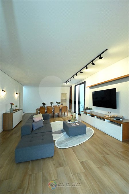 Indaiatuba - SP - Condomínio Helvetia Park - 490 m² Terreno - Sobrado com 307 m² de Área Construída - Escritório com móveis planejados - Sala de estar e jantar ampla e integradas - Cozinha planejada completa, com eletrodomésticos (cooktop, forno, coifa, geladeira, microondas) - Lavanderia