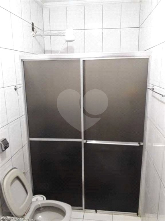 Casa térrea para venda, com 2 dormitórios, sendo 1 suíte.