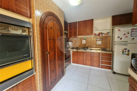 Casa à venda com 3 quartos, sendo 1 suíte, em Interlagos, São Paulo, SP