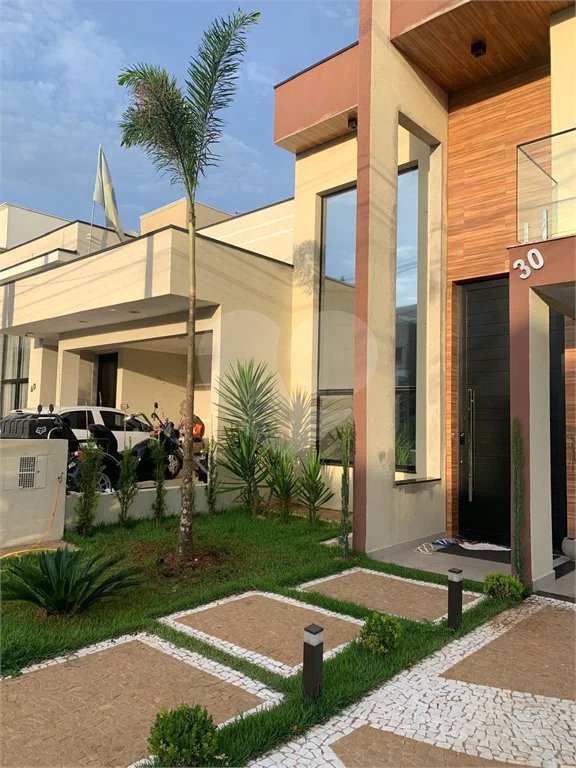 Casa à Venda no Condomínio Golden Park - Hortolândia