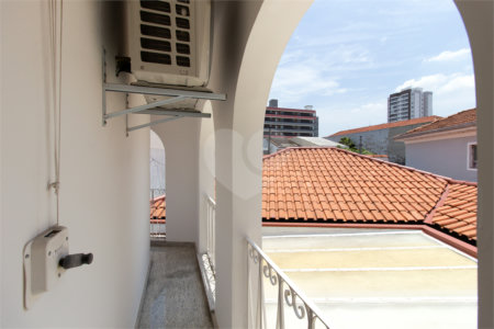 Casa Térrea a VENDA na Vila Bertioga com 3 suítes 3 vagas