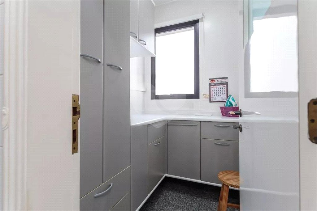 Apartamento à Venda 220m² Moema 4 Quartos