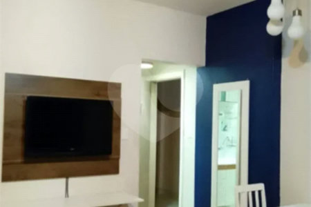 Apartamento Reformado à Venda – Localização Privilegiada!