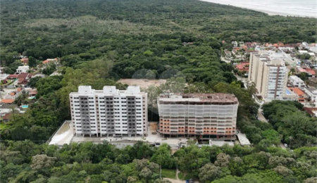 Apartamento à venda com 3 quartos, sendo 1 suíte,  em São Lourenço, Bertioga, SP