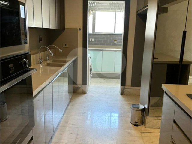 Apartamento à venda com 3 quartos, sendo 1 suíte,  em Pompéia, São Paulo, SP