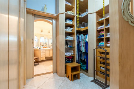 Casa a venda no Planalto Paulista, 2 suítes, 4 vagas, 230 m², quintal e localização privilegiada
