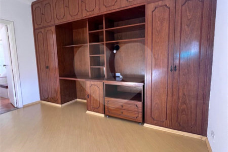Sobrado à venda no Planalto Paulista c/330m2 - 3 Quartos/1 Suite/ 4 Vagas na garagem - Metrô S.Judas
