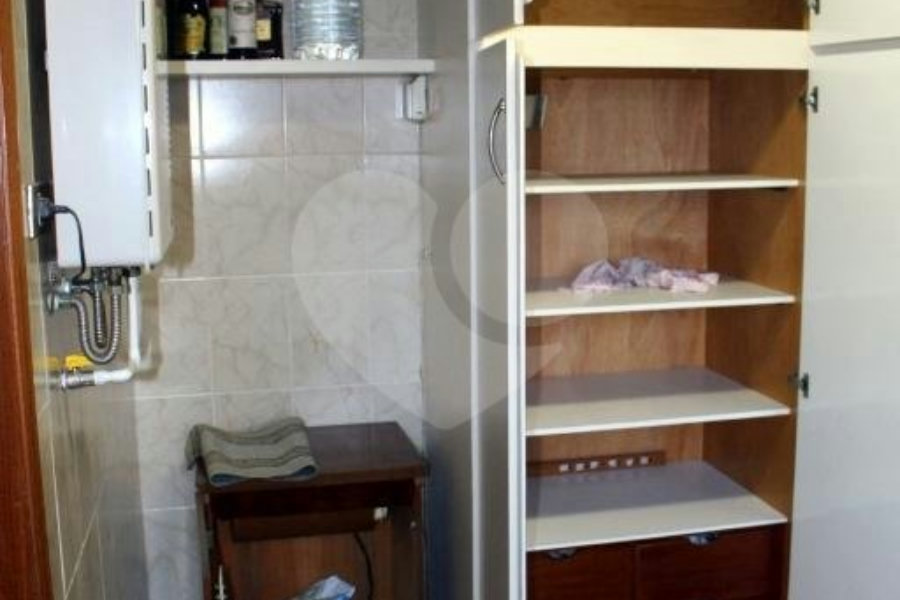 Água Fria. 3 suítes. Armários planejados. Permuta. Copa e cozinha. Dependência de empregada