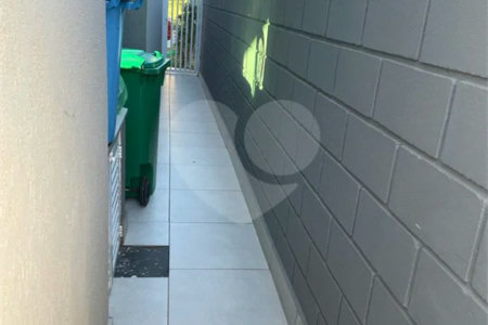 Casa repaginada com piscina no "Condomínio Portal do Bosque" Louveira - SP.