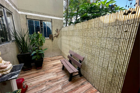 Casa com Piscina e Churrasqueira | 2 Suítes | Edícula | 3 Vagas | 275m²