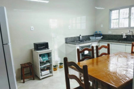 CASA TÉRREA À VENDA NA MOOCA - COM PORTEIRA FECHADA.