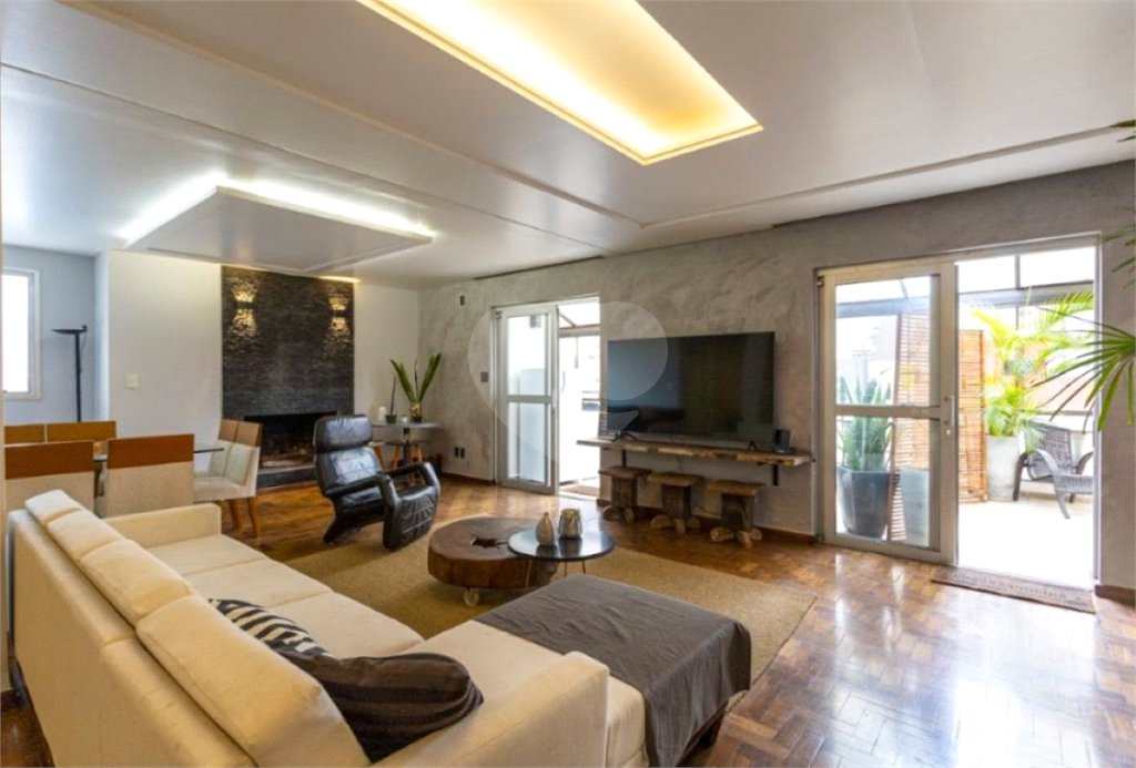 Cobertura para Locação e Venda com 330m² - Bela Vista