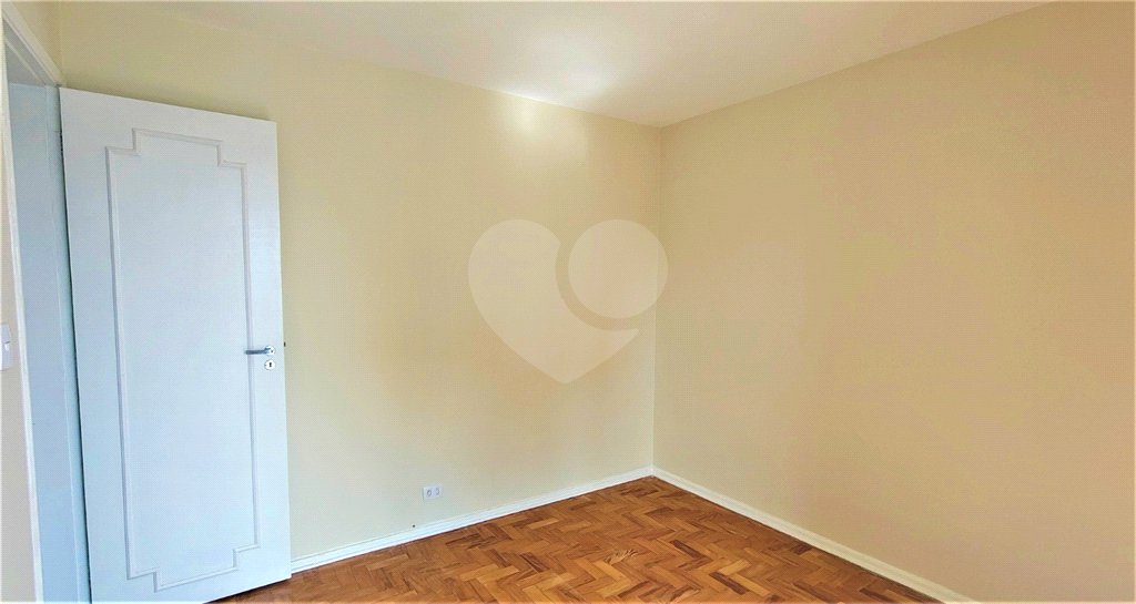 APARTAMENTO 1 DORMITÓRIO COM VAGA