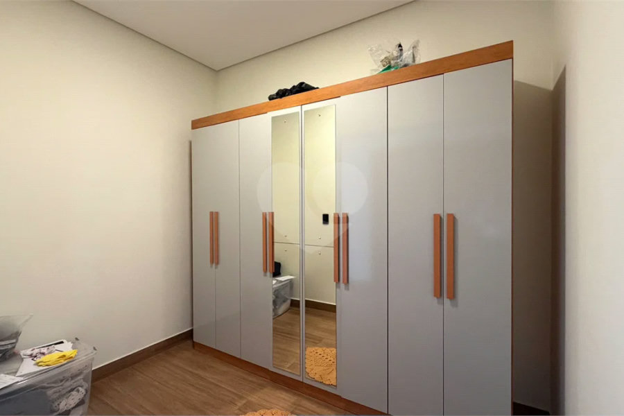 Casa de alto padrão com 3 suítes no Condomínio Damha 2,