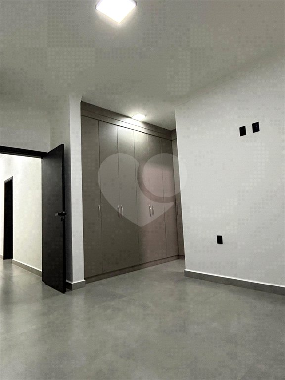 Casa térrea 3 quartos 1 suíte no residencial Terra dos Buritis