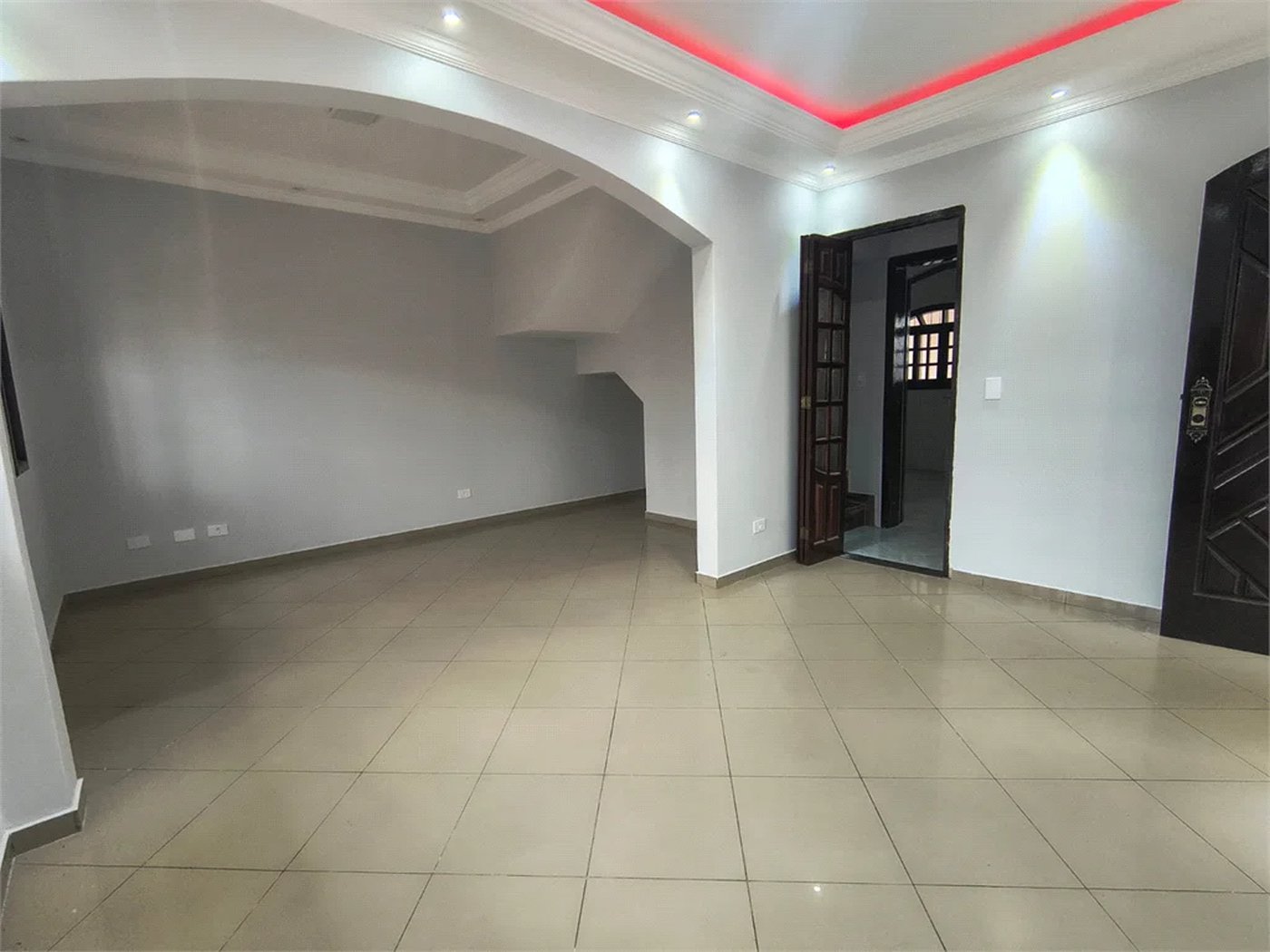 Sobrado à venda com 3 quartos, sendo 1 suíte,  em Jardim D'abril, Osasco, SP