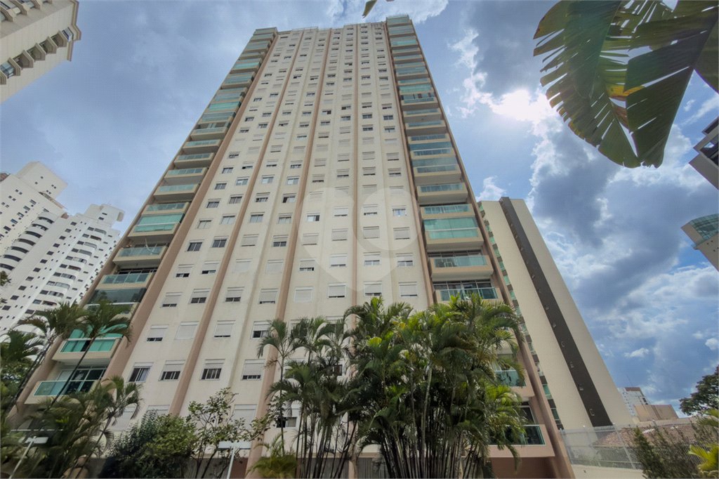 Apartamento com 205 metros no Campo Belo