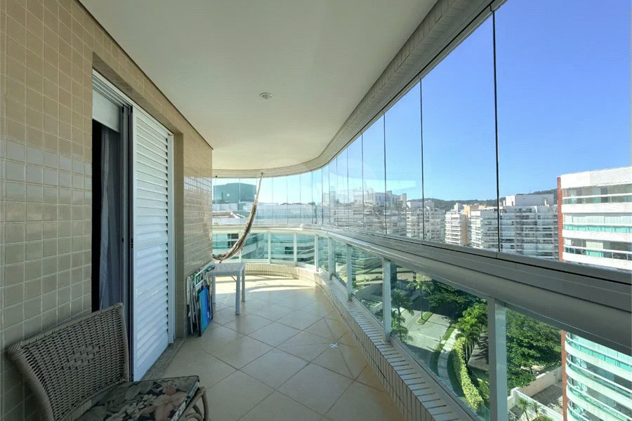 Apartamento à venda com 3 quartos, sendo 1 suíte,  em Riviera de São Lourenço, Bertioga, SP