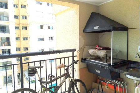 Apartamento à venda com 38m² e 1 dormitório, localizado no bairro Jardim Flor da Montanha.
