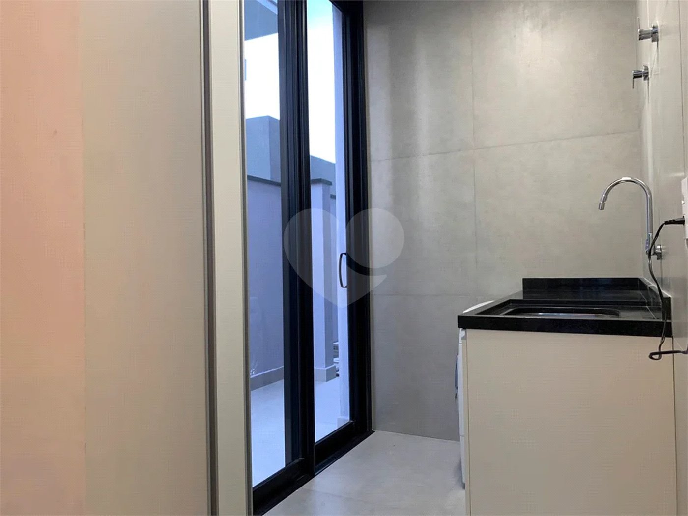 Casa à venda com 4 suítes no condomínio Brisas Jundiaí, Jundiaí - SP
