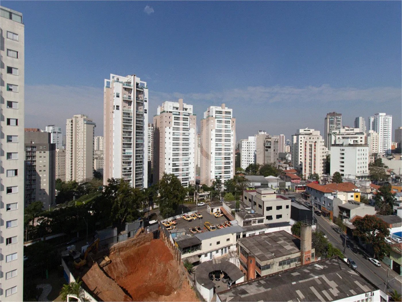 Apartamento a venda na Vila Mariana, 68 m², 2 dormitórios, 1 suíte, 2 vagas e lazer completo