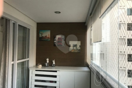 Studio à venda com 39 m² por 429 mil reais a 650 metros da estação Anhangabaú do metrô.