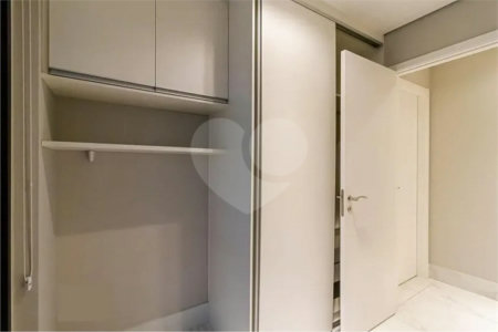 Apartamento à venda com 63,54 m² na Aclimação São Paulo SP