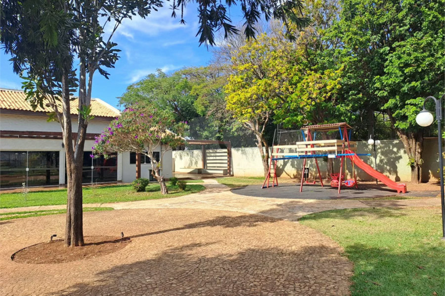 Linda Casa 3 dormitórios com piscina - R$ 950.000,00