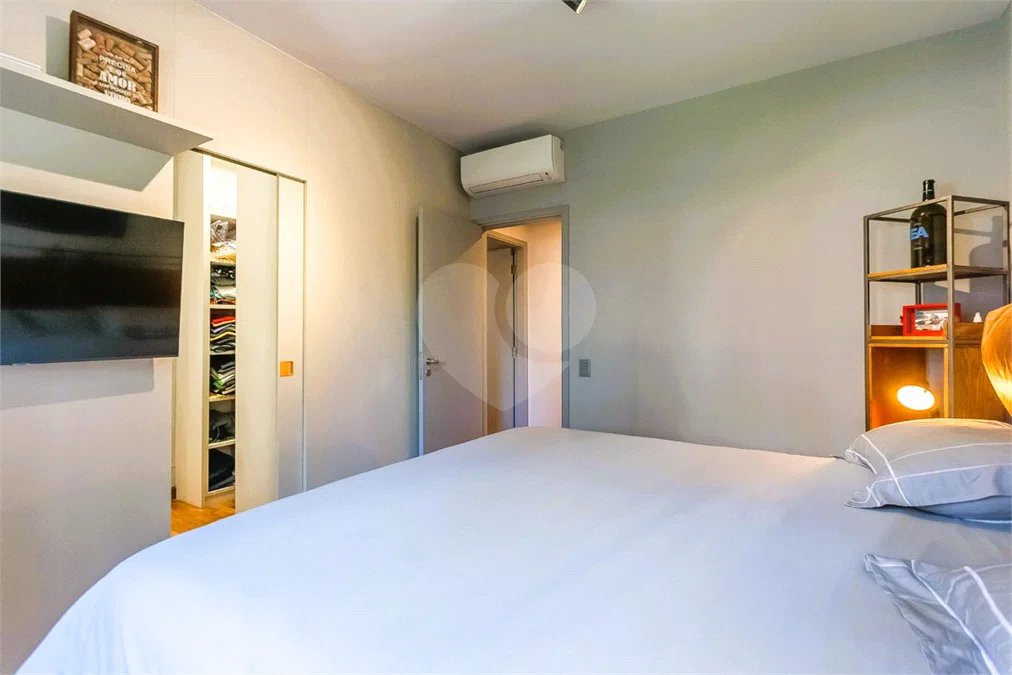 Vila Clementino - Apartamento reformado | 186 m² | 3 suítes | 3 vagas livres