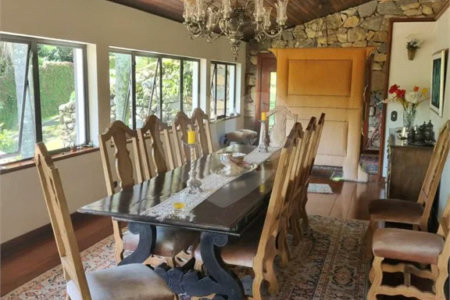 Casa à venda, 742 m², com piscina, 5 suítes, em Embu das Artes