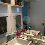 Apartamento em Bragança Paulista com 1 suíte, cozinha americana, varanda, 1 vaga garagem, área lazer com piscina e salão de festas