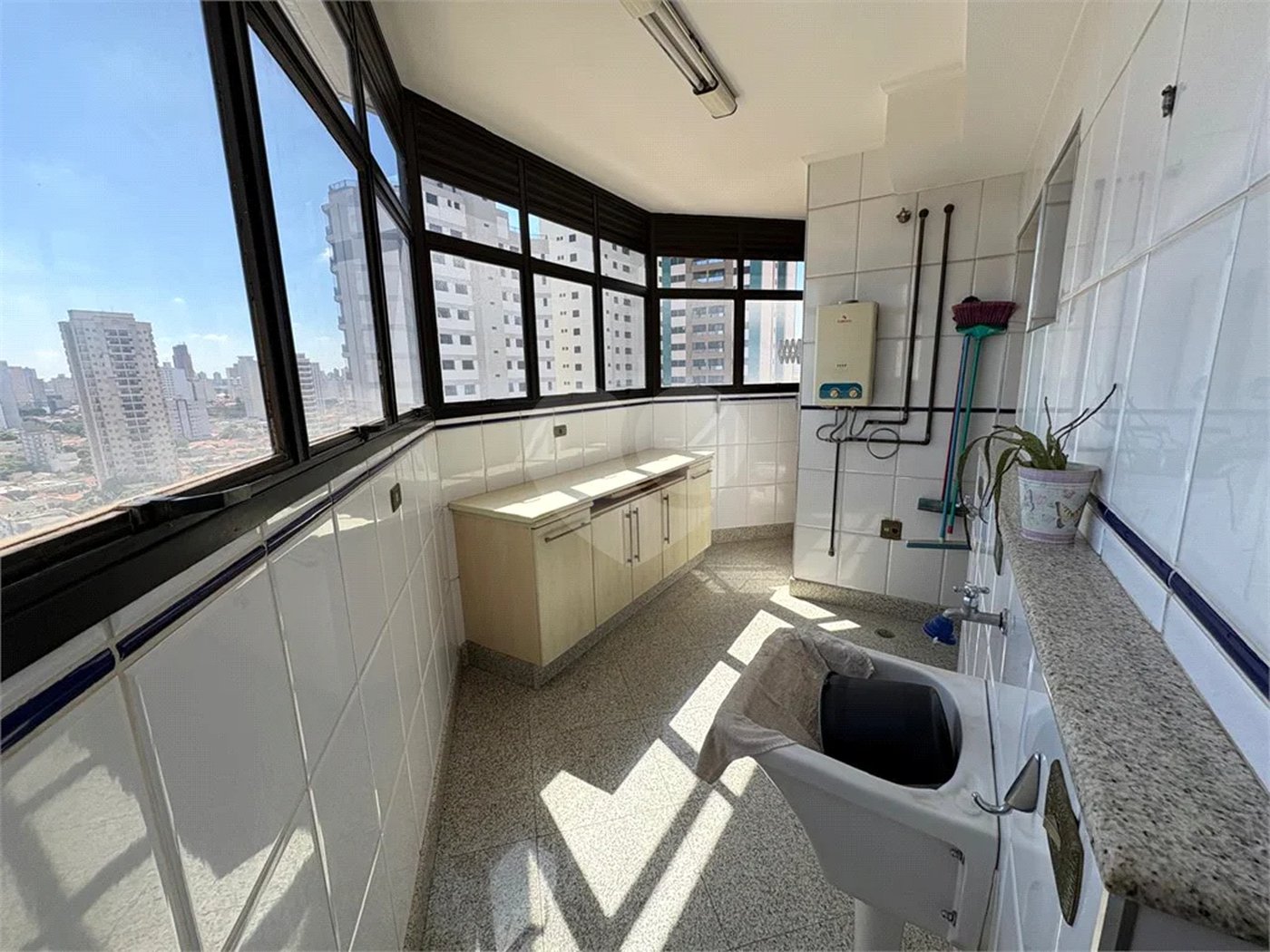 Apartamento disponível no Edifício Palladium no Centro de Piracicaba - SP.