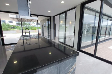 CASA ALTO PADRÃO | 5 SUÍTES | CONDOMÍNIO CLUBE – ATIBAIA