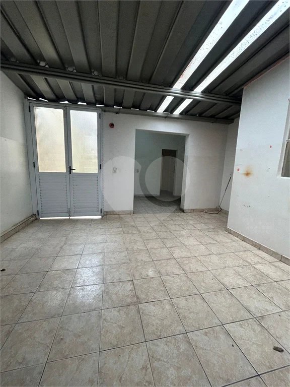 Excelente sobrado para comércio ou residência na Vila Santa Catarina