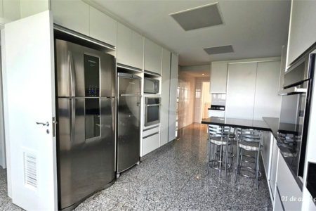Apartamento com 4 suítes a venda no Alto da Boa Vista