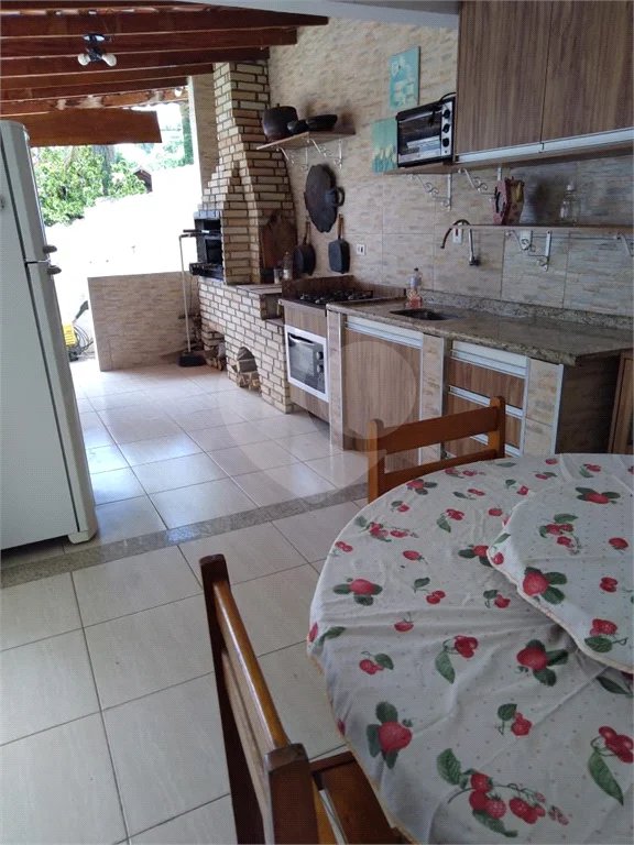 Casa com 3 dormitórios para locação, 222 m² - Vila Borghesi - São Roque/SP