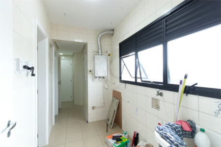 Apartamento a Venda na Chácara Santo Antônio, 163 m², 3 suítes, 2 vagas,, lazer e próximo ao parque